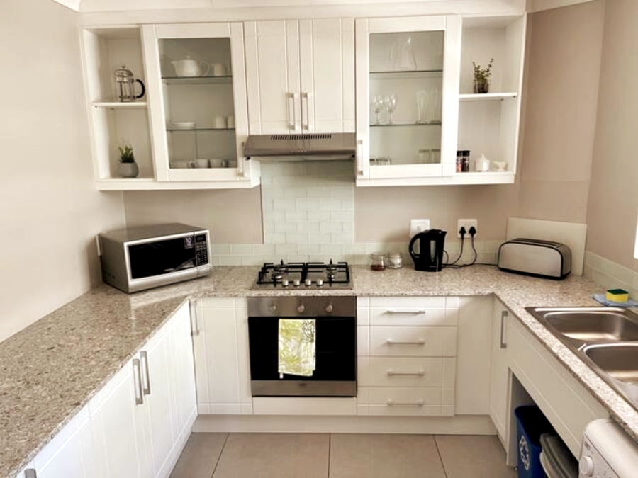 To Let 1 Bedroom Property for Rent in Castleton Western Cape